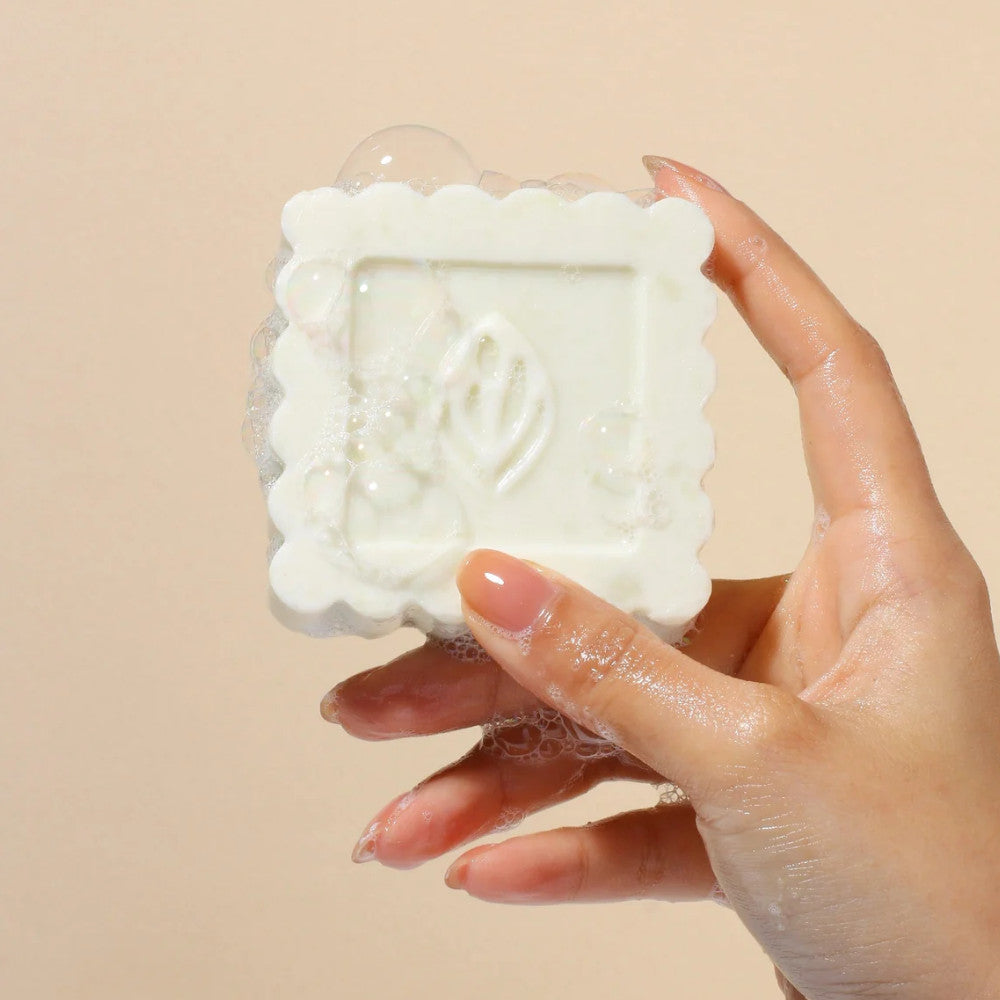 Cleansing & Moisturizing Body Butter Bar - Revitalizing White Moss 95g | Pili Ani