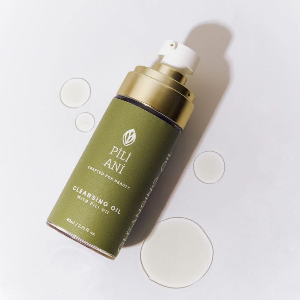 Cleansing Oil | Pili Ani
Pili Ani Cleansing Oil 80ml with Pili Oil and Vitamin E to remove makeup, nourish, and protect skin.