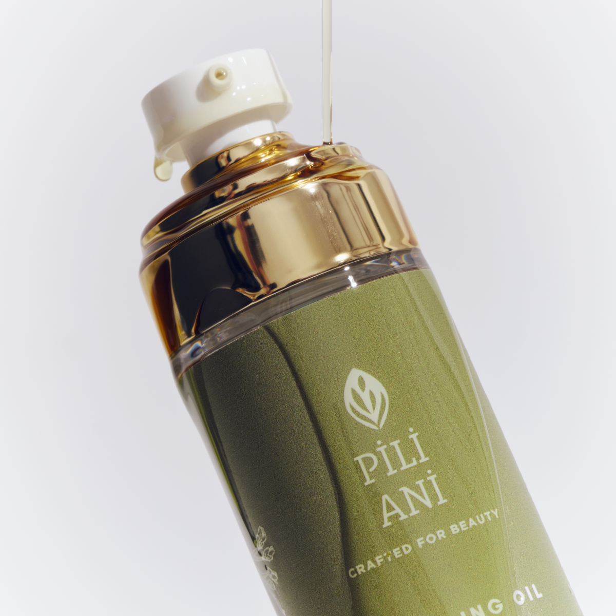 Cleansing Oil | Pili Ani
Pili Ani Cleansing Oil 80ml with Pili Oil and Vitamin E to remove makeup, nourish, and protect skin.