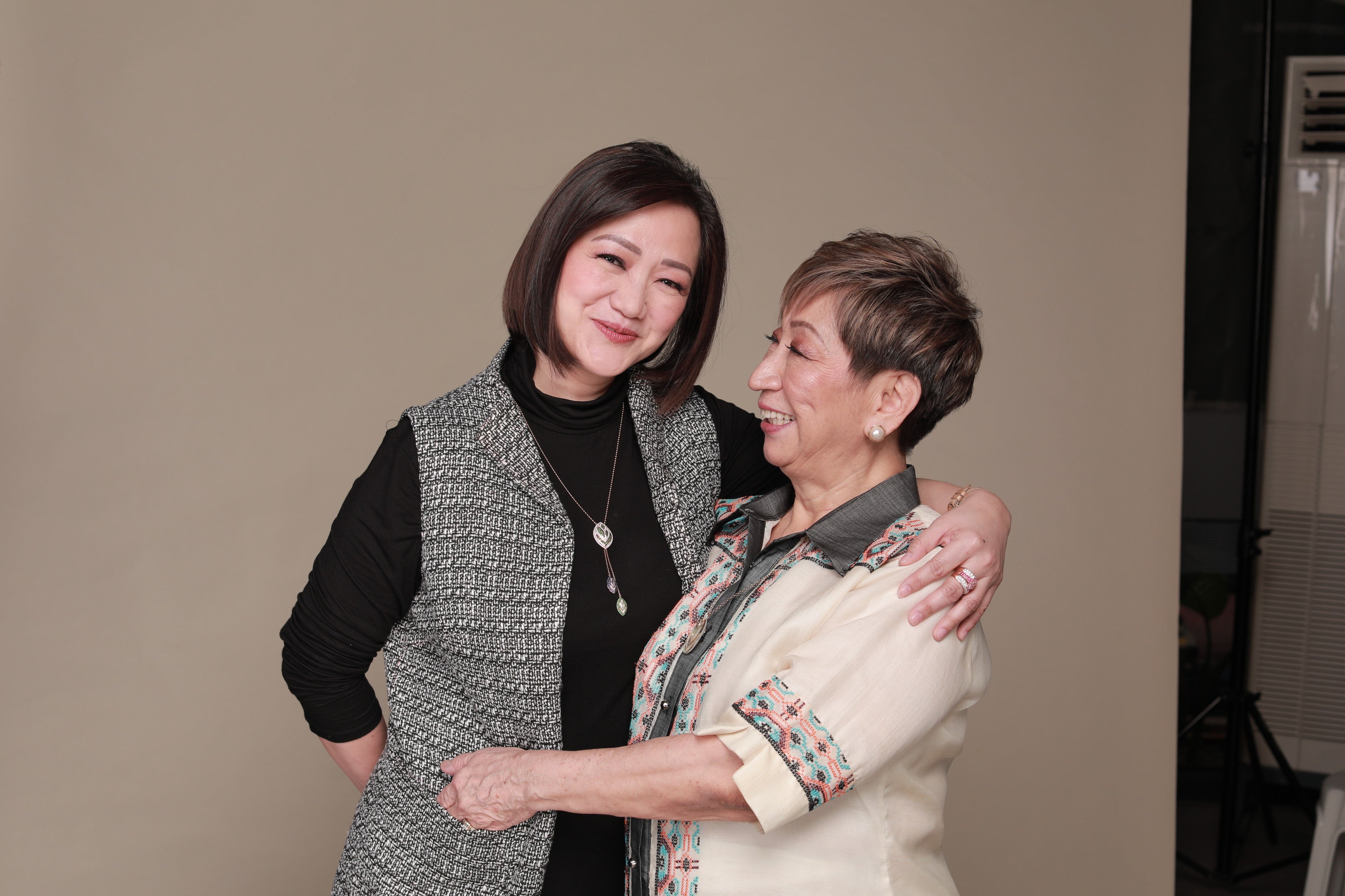 Rosalina_Tan_and_Jane_T_Ong_Pinstripe_Shoot_11.jpg