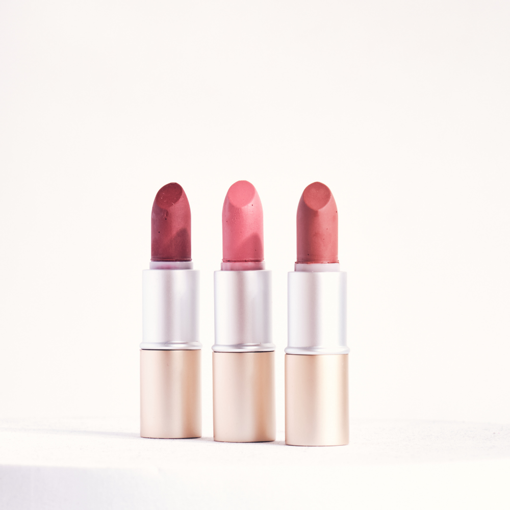 Pili Ani Mini Lipstick Set Collection with three moisturizing shades enriched with Pili and Elemi Oils for natural color and care.